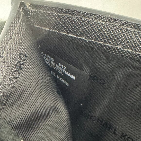 Michael Kors Hudson Black Leather Men Passport Wallet - Picture 8 of 11